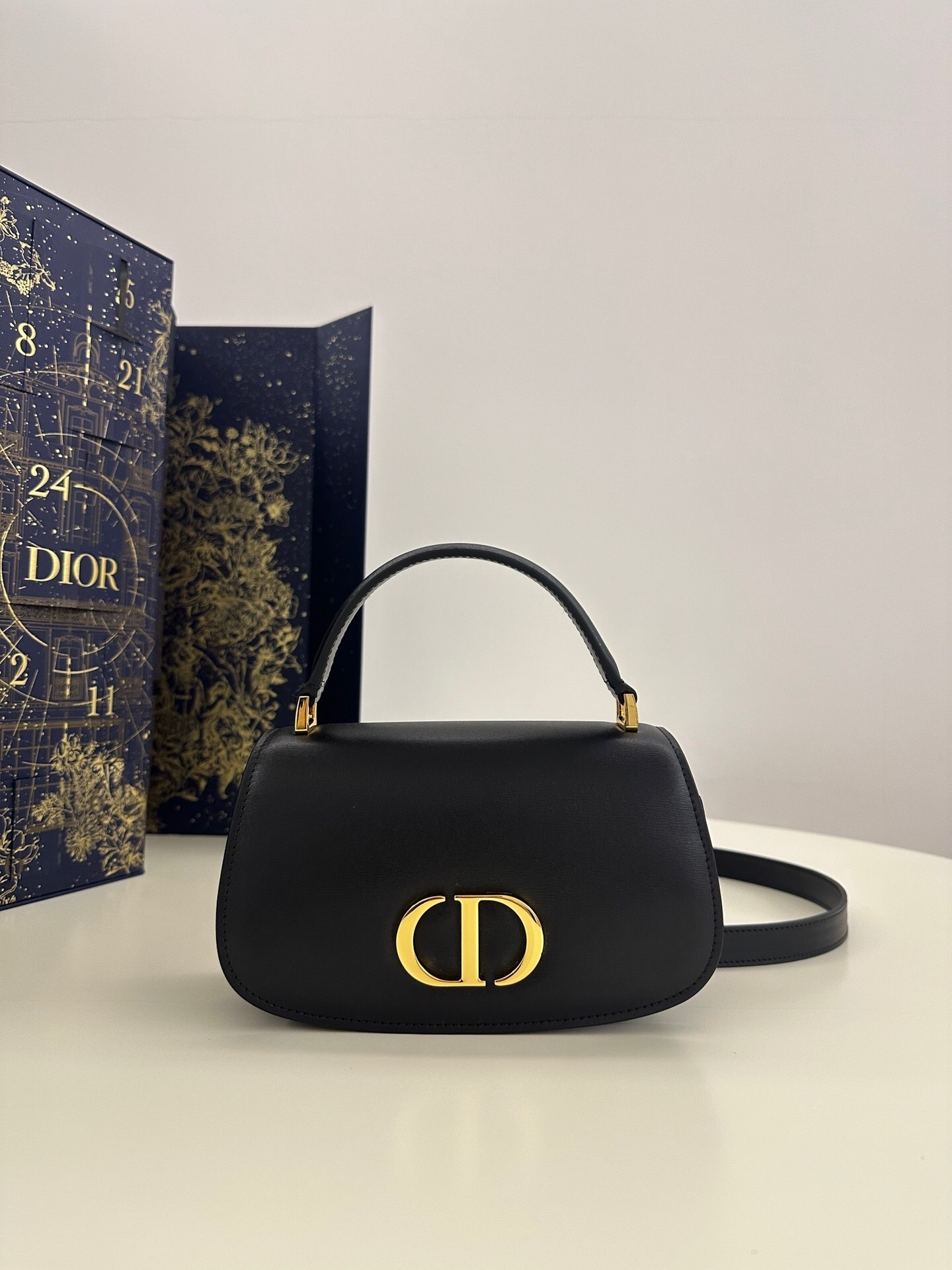 Dior 30 Montaigne Avenue bag Black
