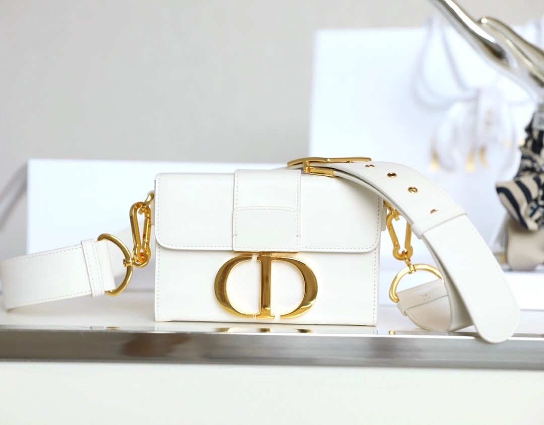 Dior 30 Montaigne bag in white box calfskin leather