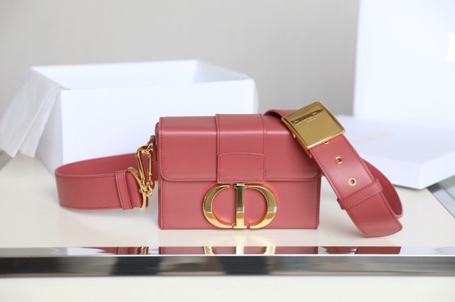 Dior 30 Montaigne box bag in pink leather