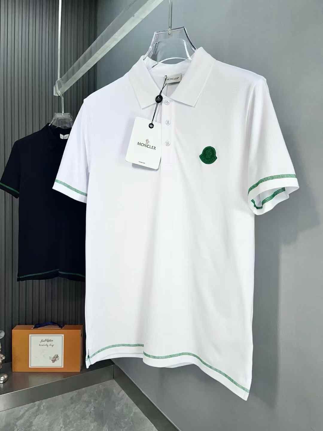 Moncler white logo-patch cotton piqué polo shirt White