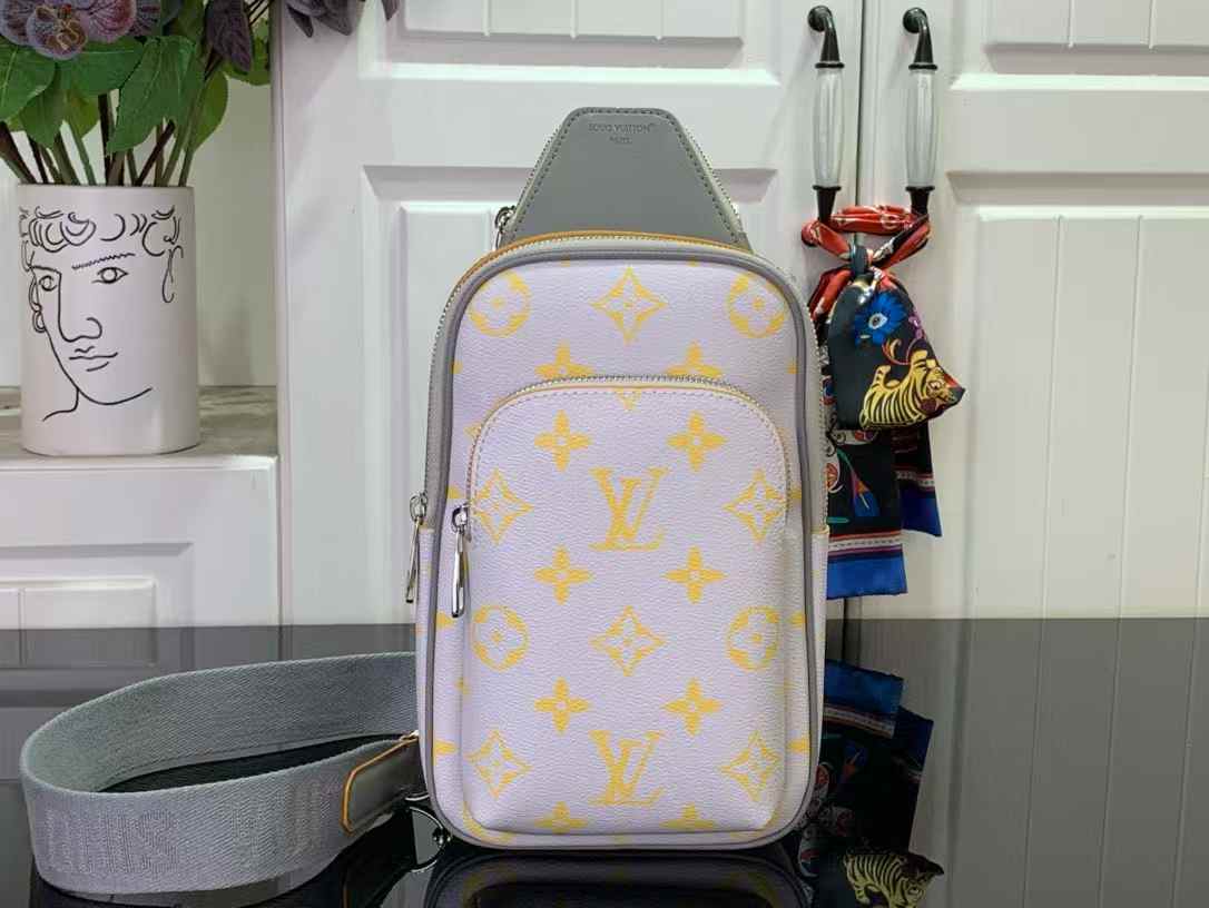 LV Avenue Slingbag in Monogram Glow canvas