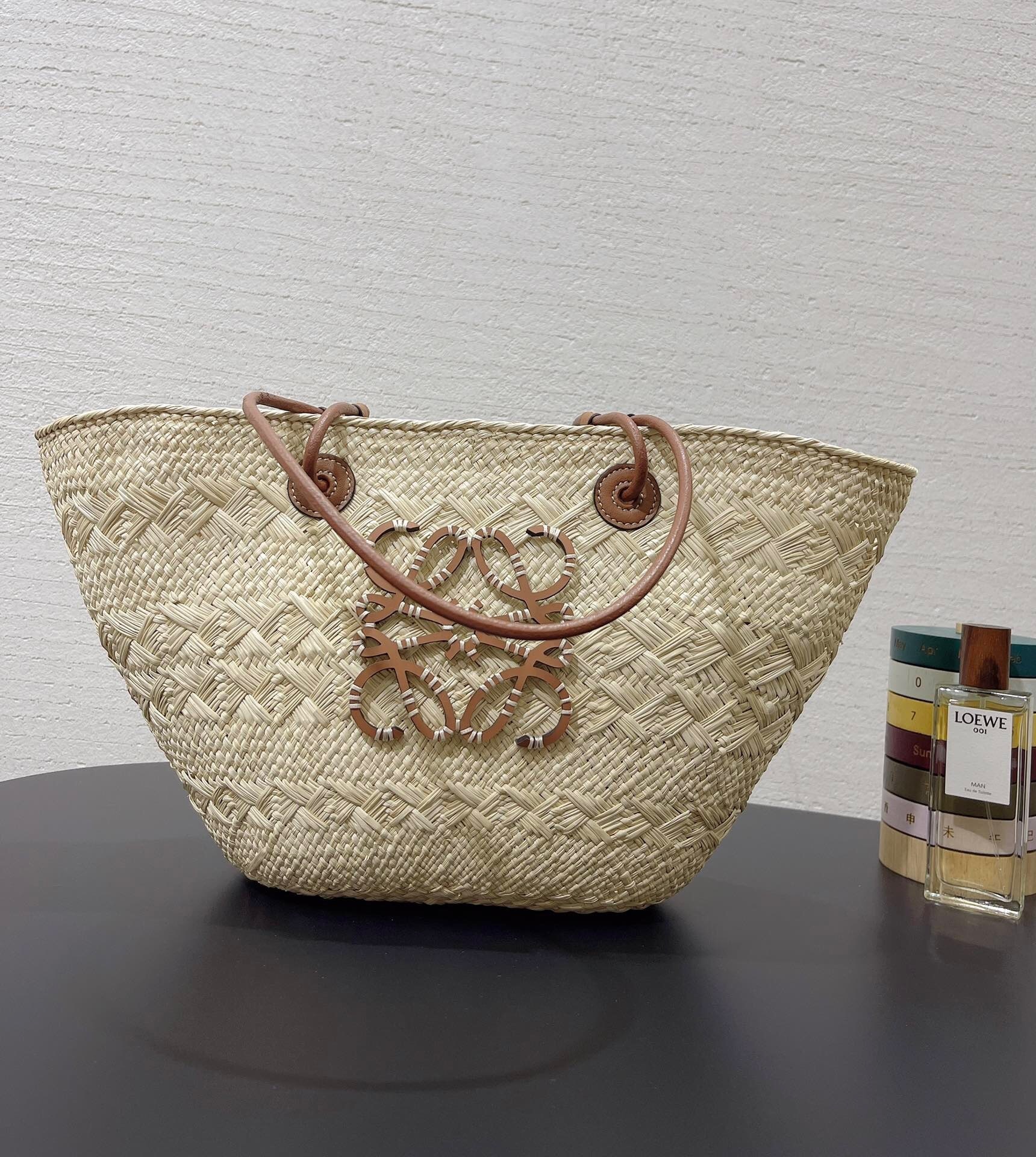 Loewe x Paula's Ibiza Anagram Small Basket Bag in iraca palm and calfskin