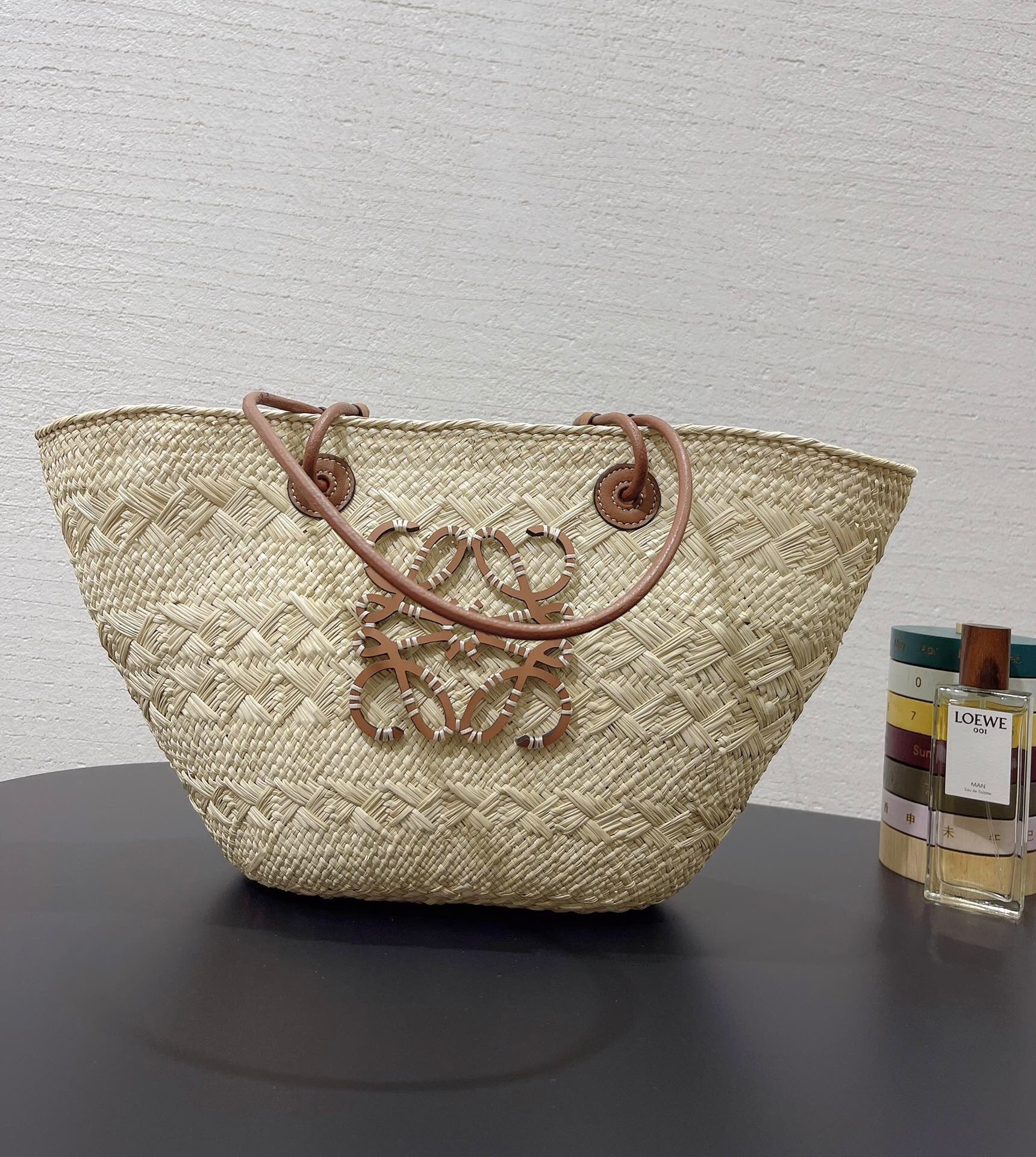 Loewe Anagram basket bag in iraca palm and calfskin0