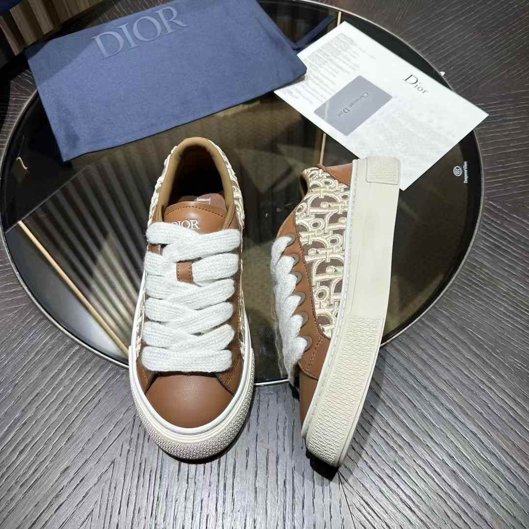 Dior B33 sneakers in Dior Oblique jacquard and brown leather