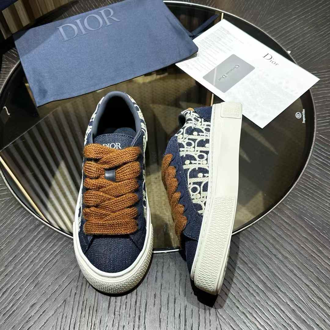 Dior B33 sneakers in Dior Oblique jacquard with brown laces