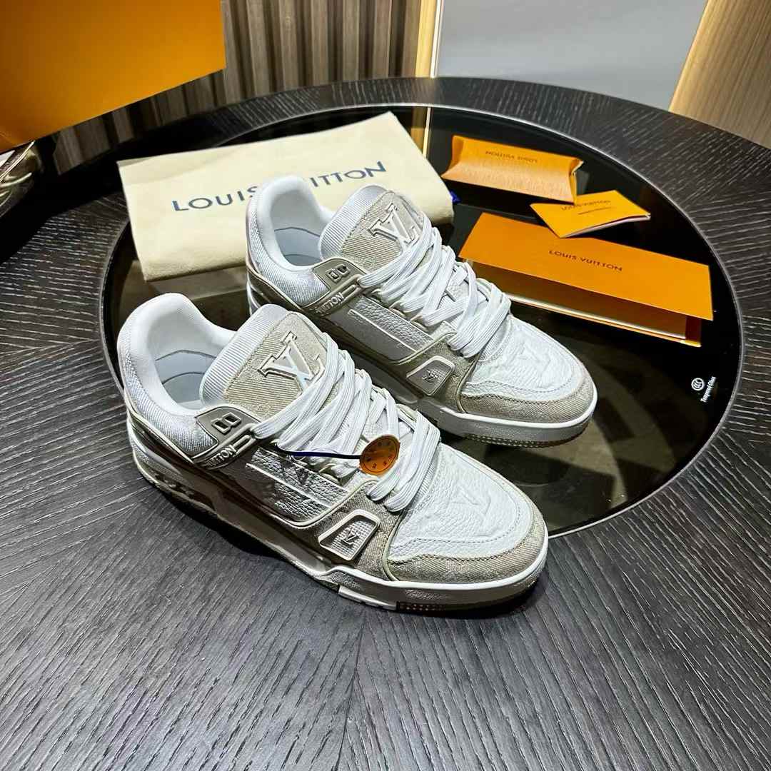 Louis Vuitton Trainer sneakers in white and grey calf leather