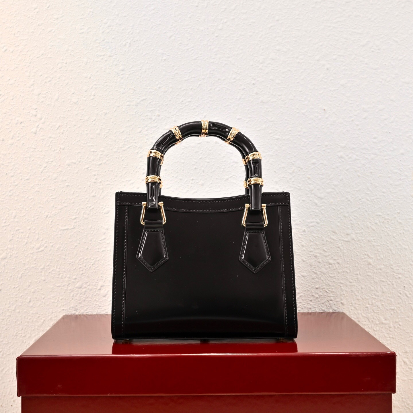 Gucci Diana mini tote bag in black leather with bamboo handles