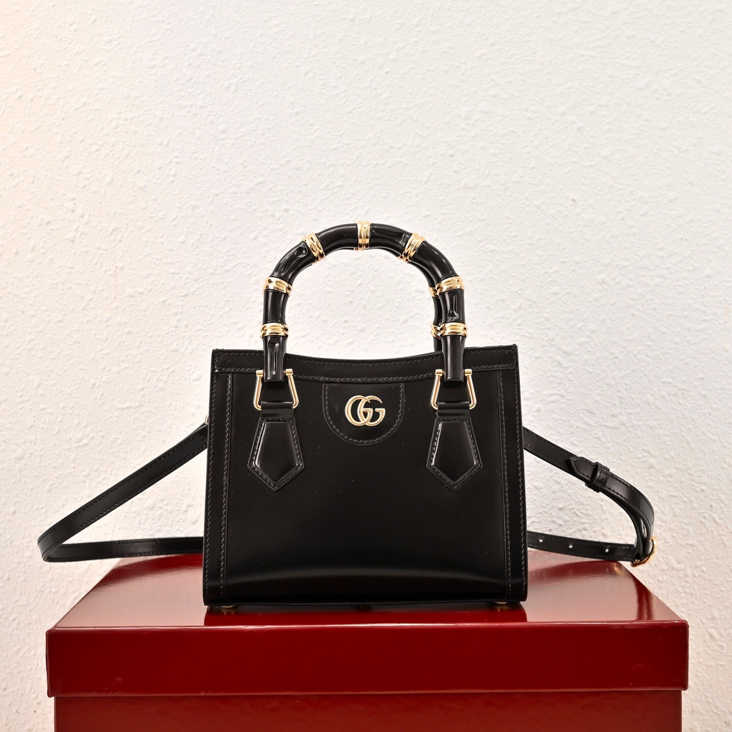 Gucci Diana mini tote bag in black leather with bamboo handles