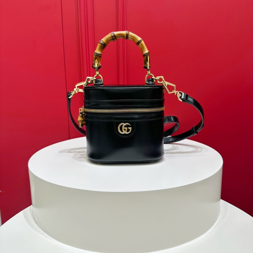 Gucci Bamboo 1947 mini bag in black leather