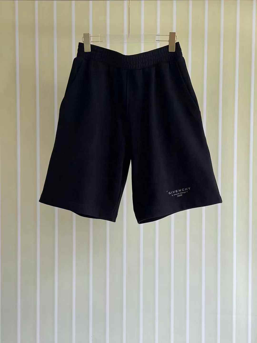Burberry black cotton logo shorts