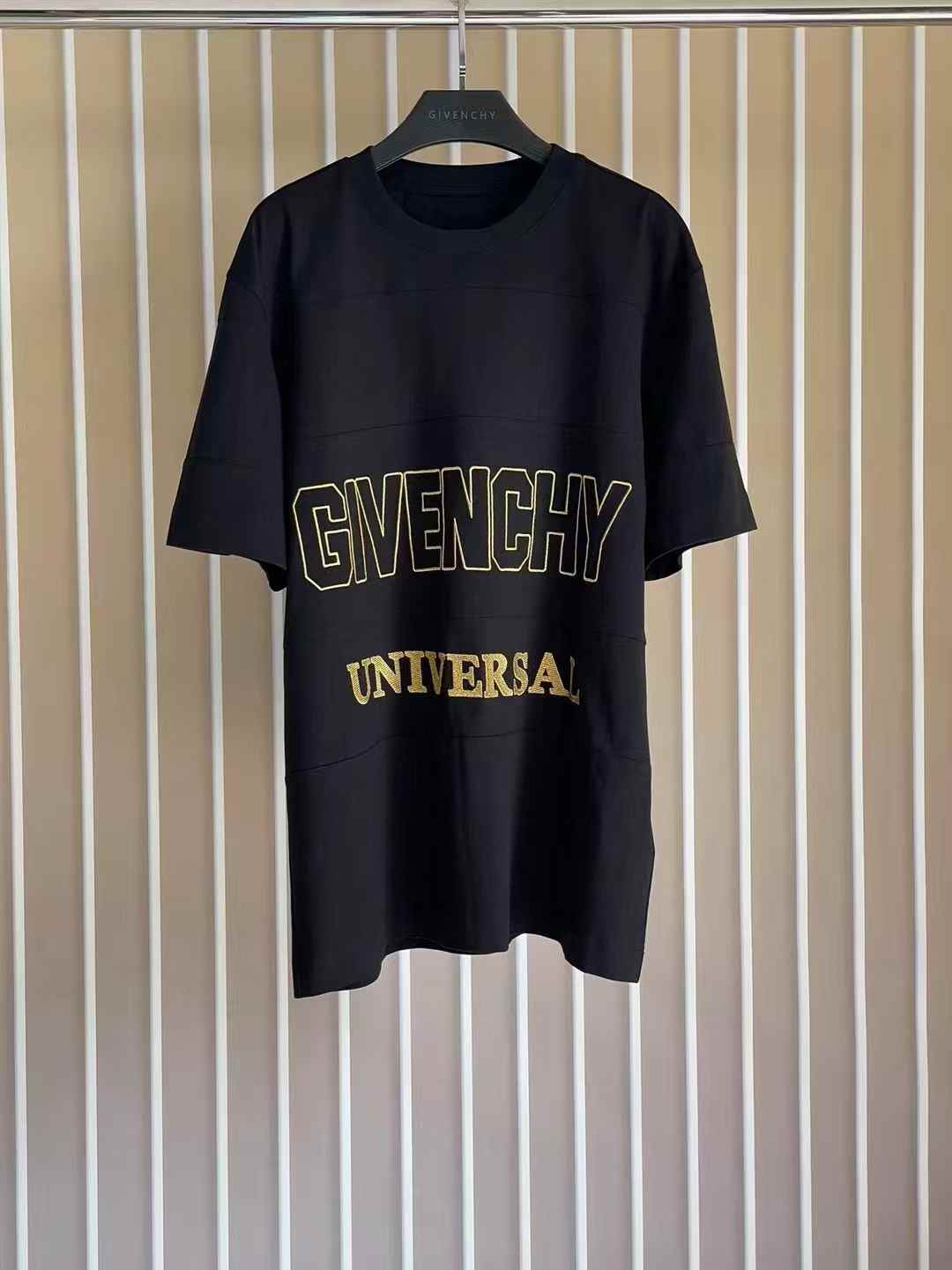 Givenchy Black Cotton T-shirt with a front logo embroidery