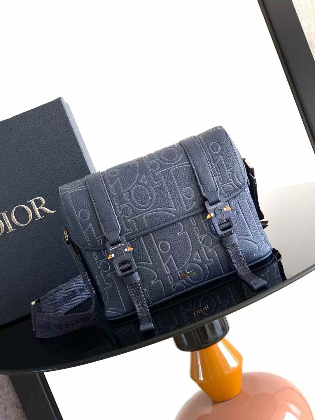 Dior Hit the Road messenger bag in navy blue Gravity Outline leather