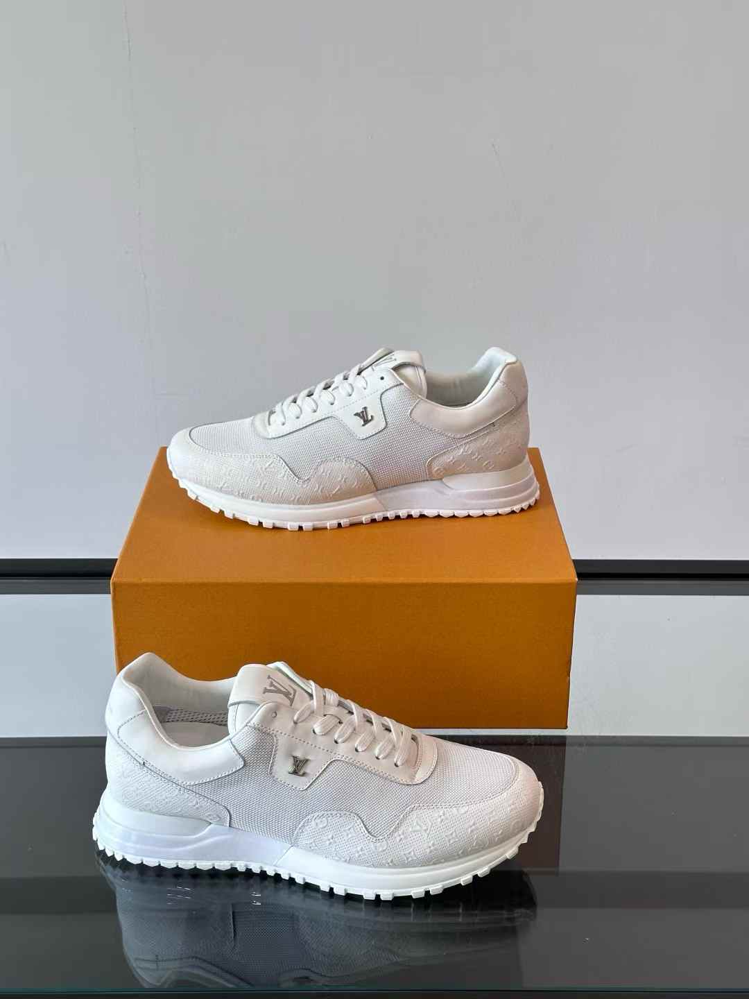 LV Run Away sneaker White