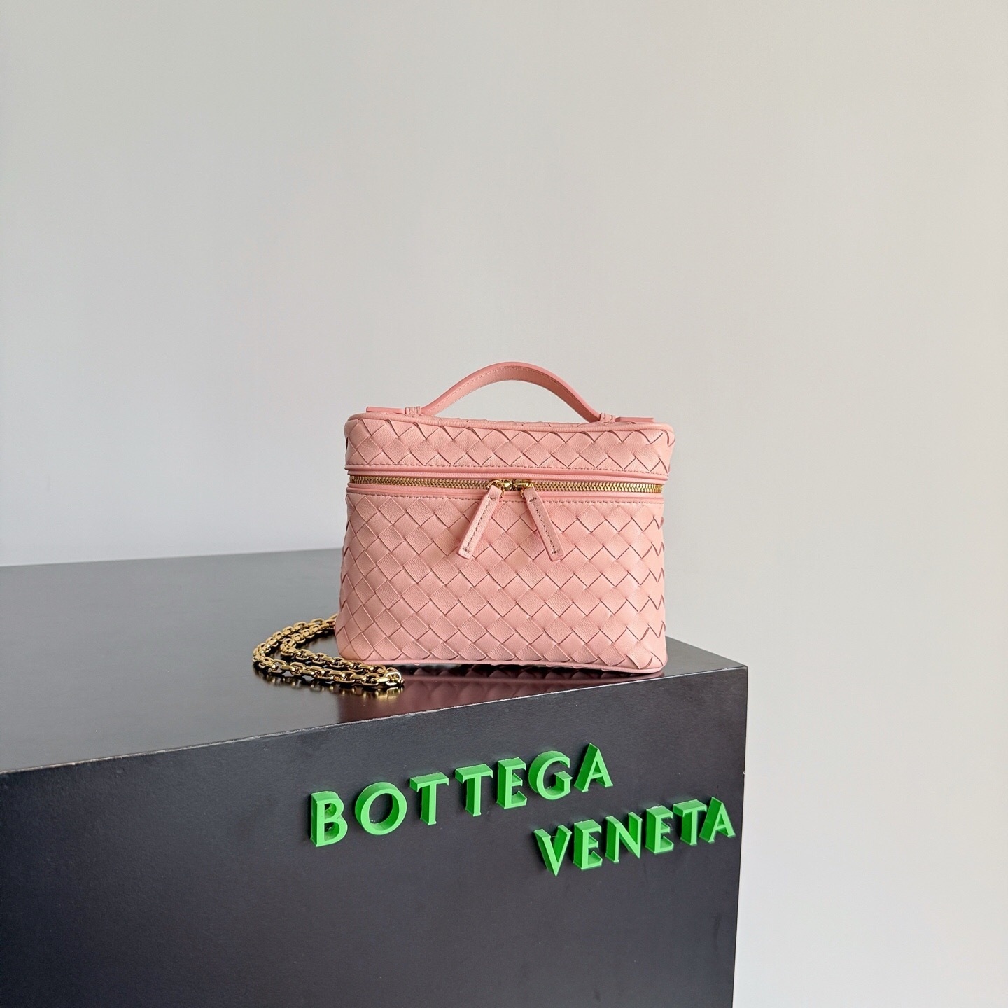 Bottega Veneta Small Soft Vanity in rose leather