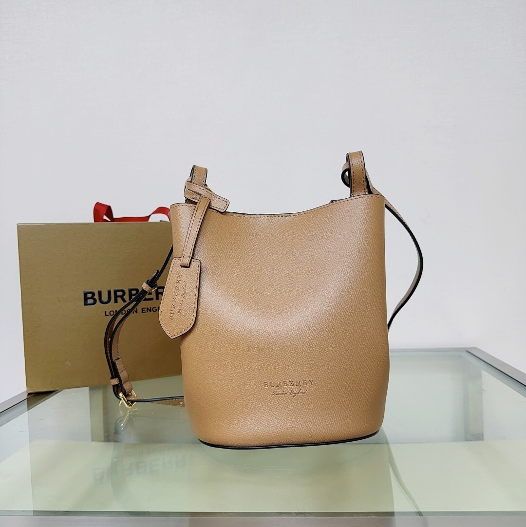 Burberry Small Lorne bucket bag in camel pebbled leather