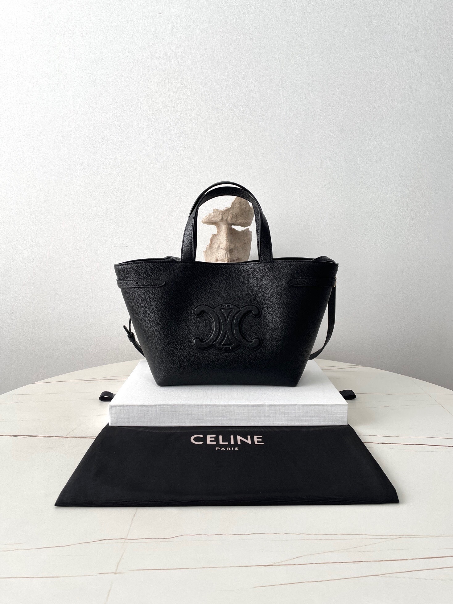 Celine Medium Cabas Anaïs Cuir Triomphe tote bag in black grained calfskin leather
