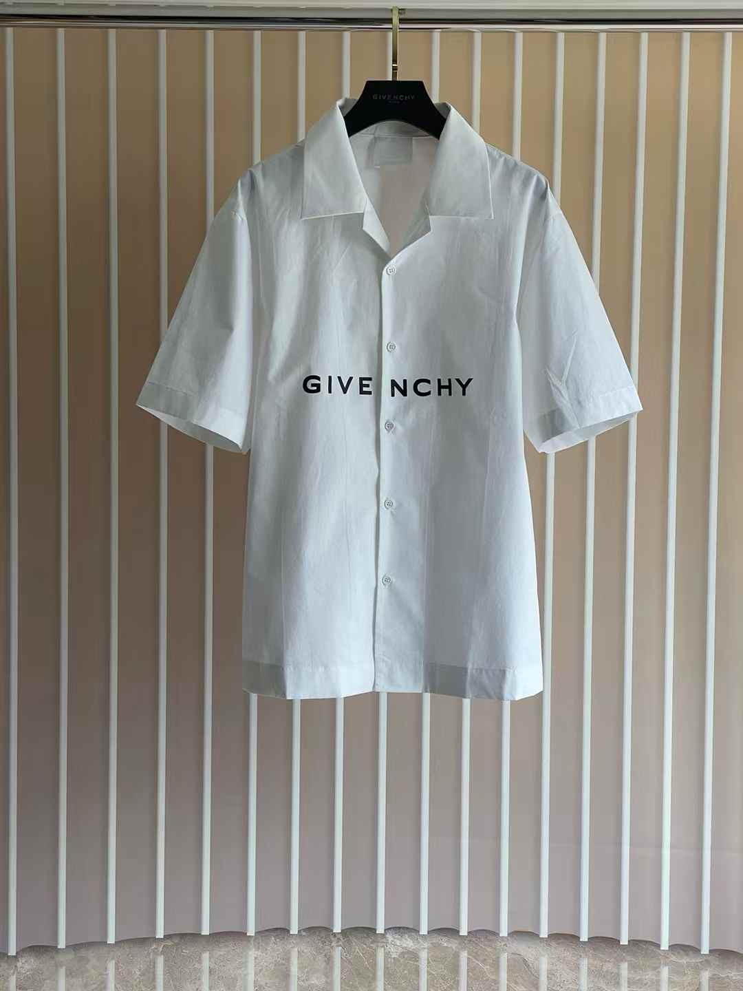 Givenchy Archetype Hawaiian Shirt in white cotton