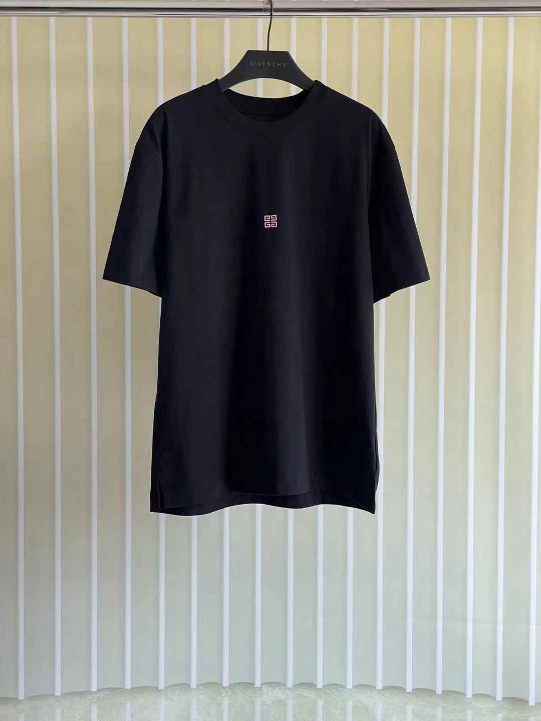 Givenchy T-shirt with a small logo print on the back cotton
