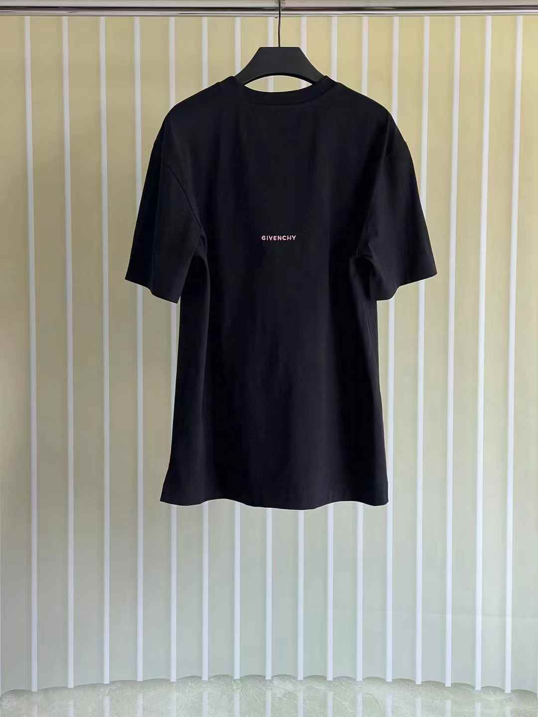 Givenchy T-shirt with a small logo print on the back cotton
