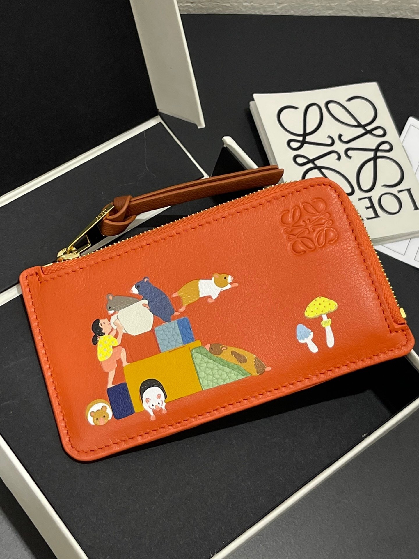 Loewe x Suna Fujita Hamster Coin Cardholder in maple orange leather