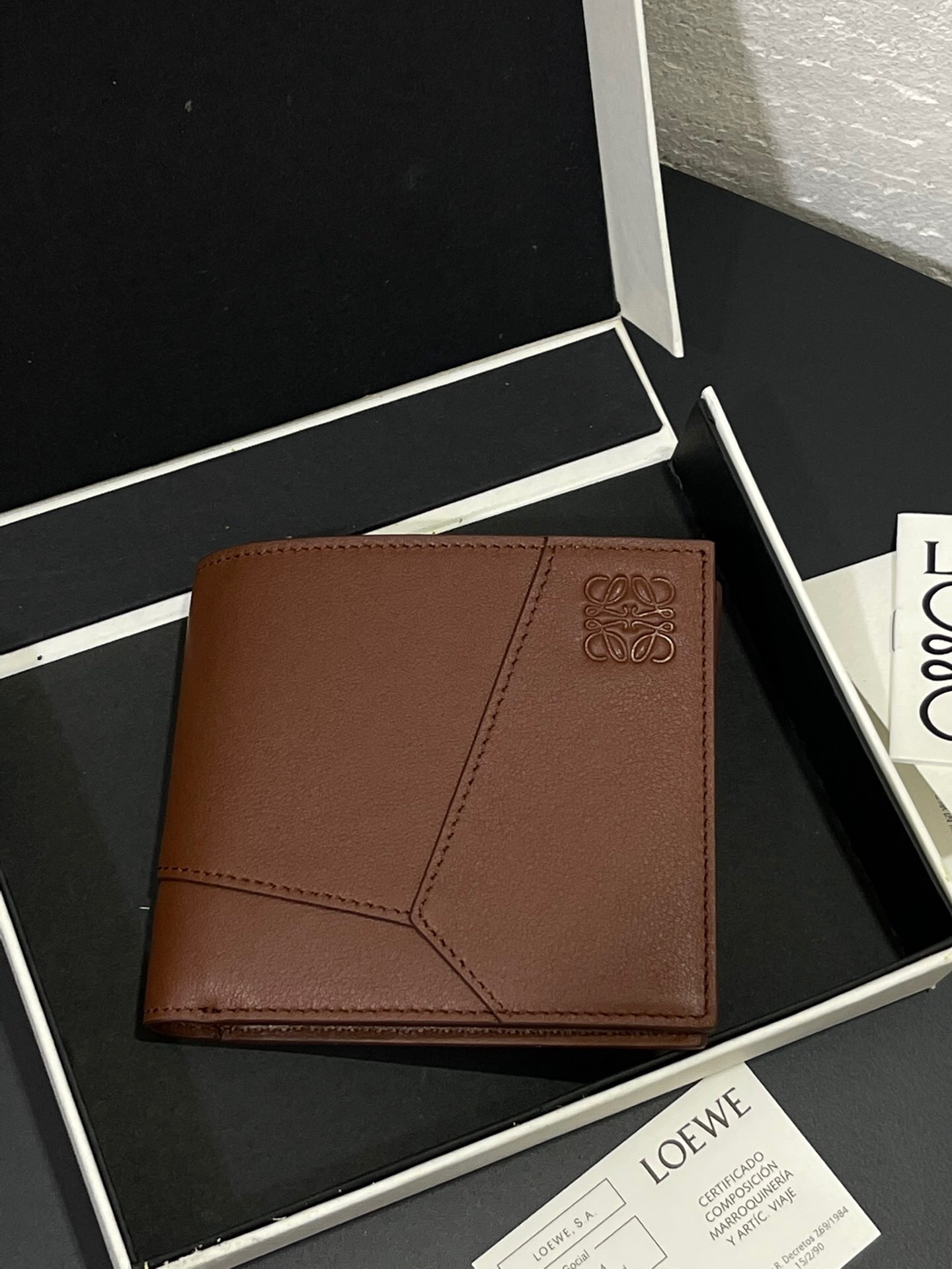 Loewe Puzzle Bifold Wallet made of classic calfskin brown