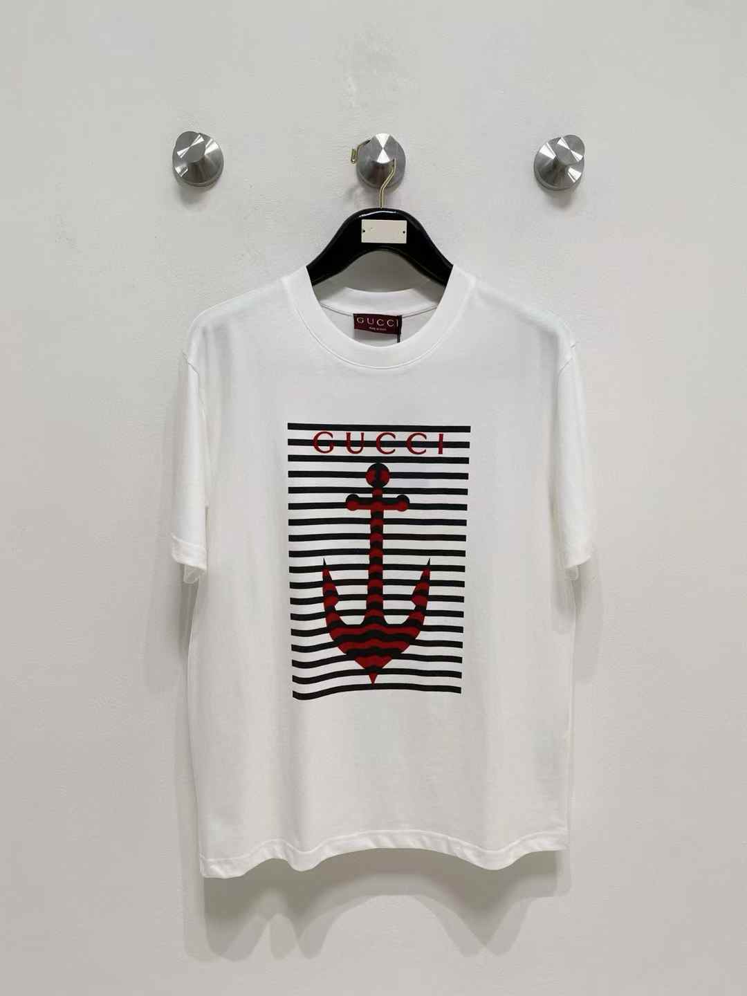 Gucci white cotton jersey T-shirt with a red anchor and striped print