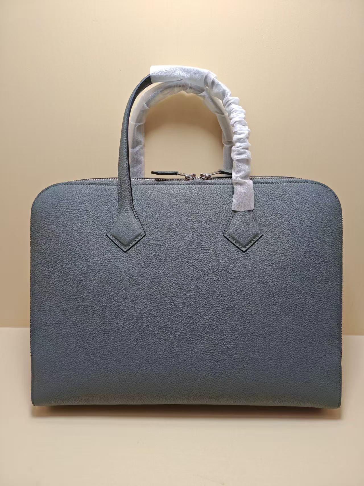 Hermes Victoria Light briefcase in Gris Meyer Evercolor leather
