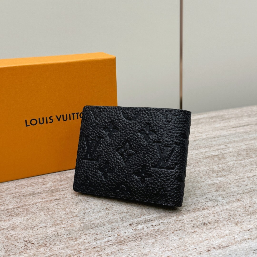 LV M82072 Multiple Wallet in black Taurillon leather