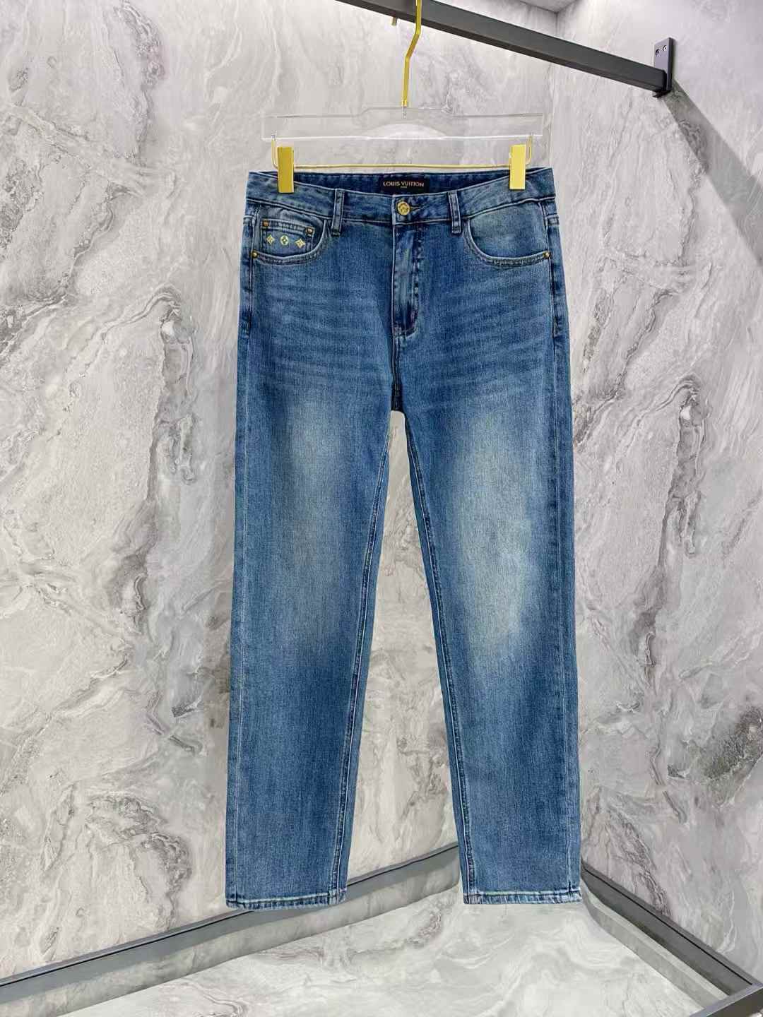 lv Motion MVP Regular Straight men's jeans in a blue wash