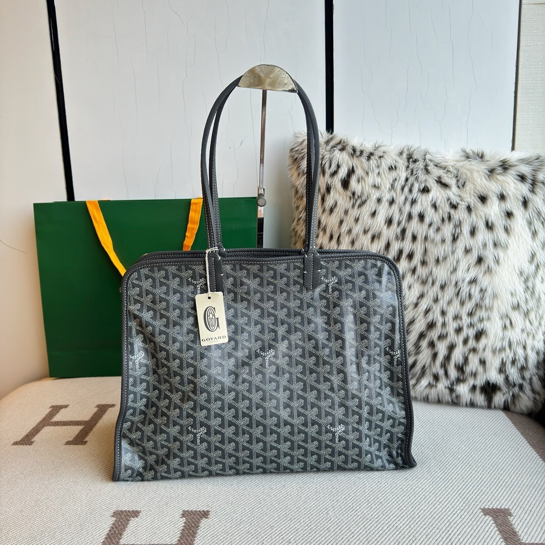 Goyard Hardy PM bag in grey Goyardine canvas with leather trim