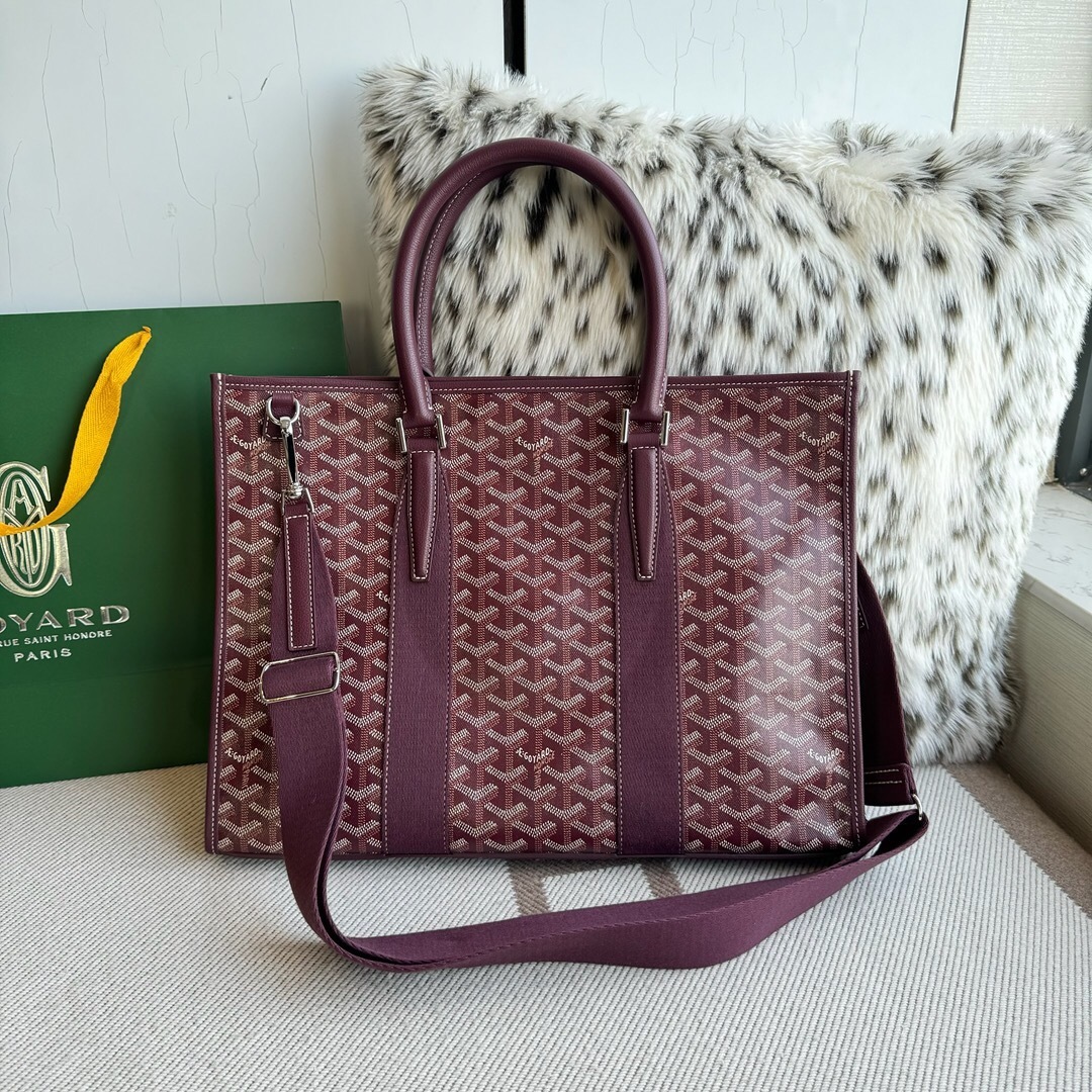 Goyard Morvan document case bag in the burgundy color