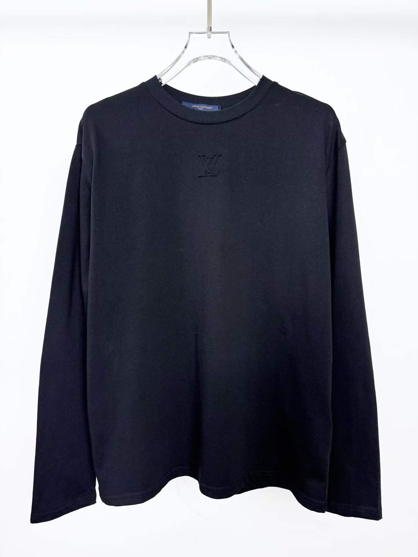LV Embossed LV Long-Sleeved T-shirt in black