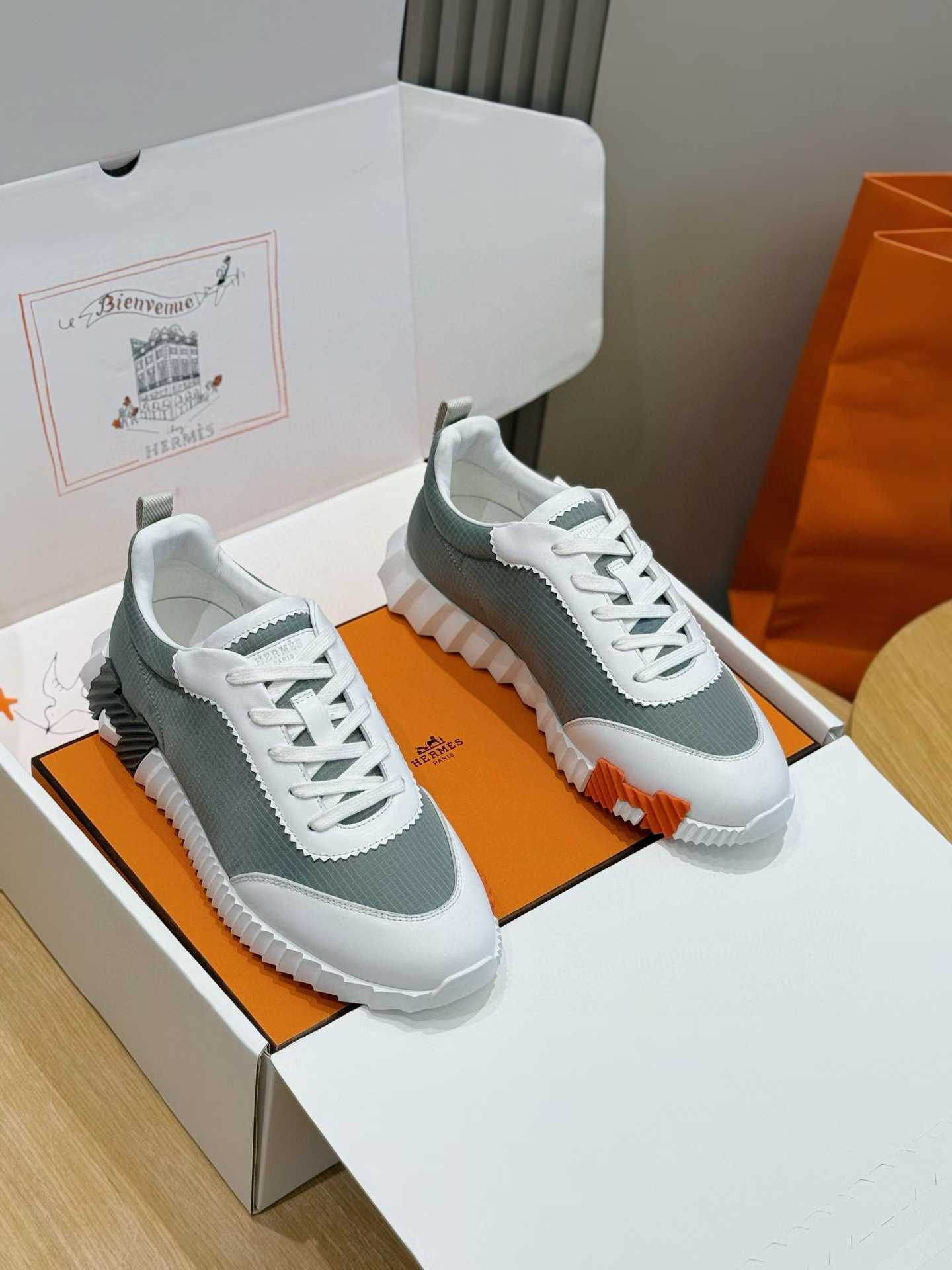 Hermes Bouncing sneakers in a grey and white