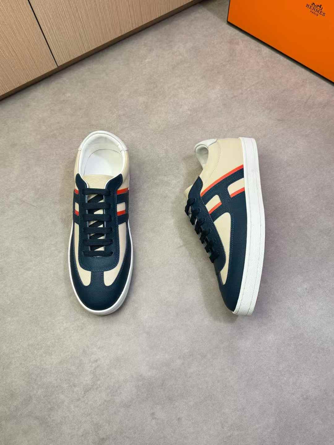 Hermès Boomerang sneakers