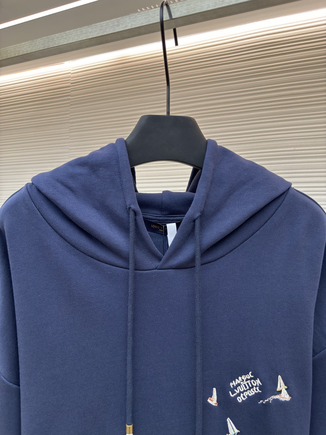 LV 1AHW70 Embroidered Signature Hoodie