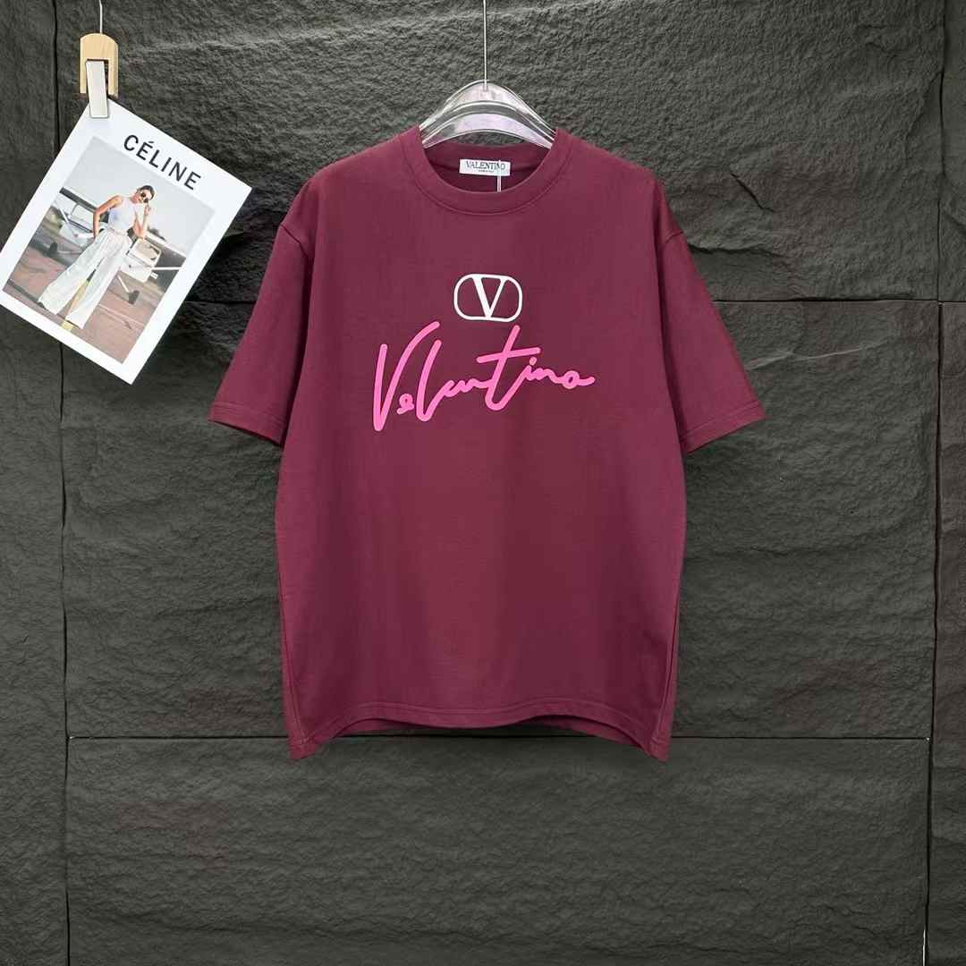 Valentino T-shirt with a pink logo