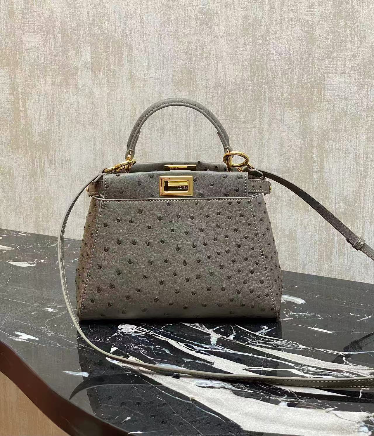 Fendi Peekaboo ISeeU bag in beige ostrich leather