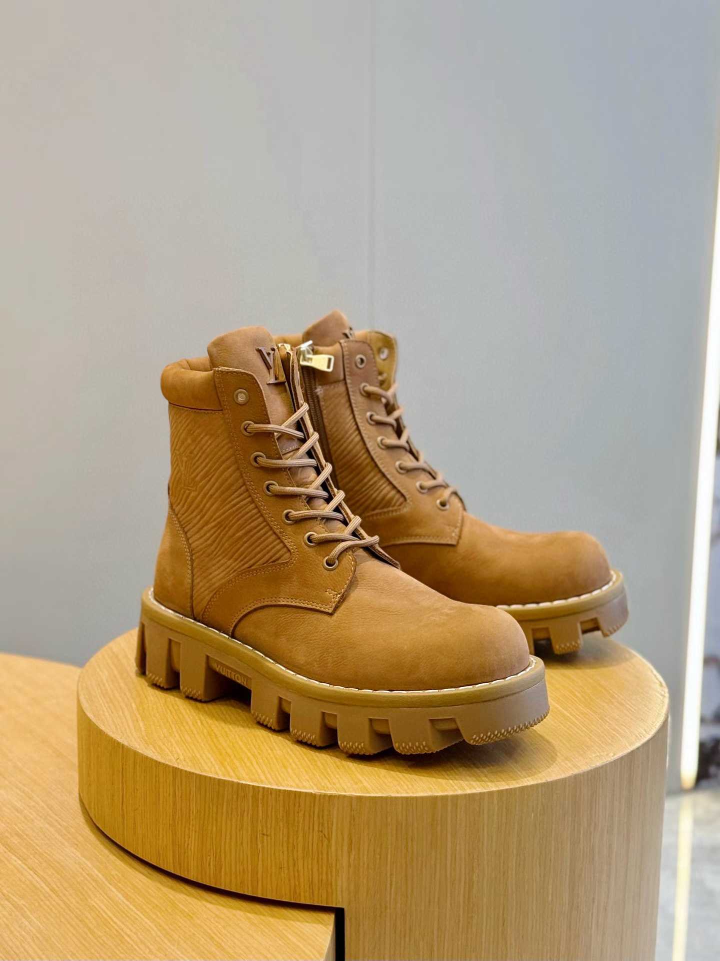Moncler Peak City ankle boots in beige nubuck and suede leather