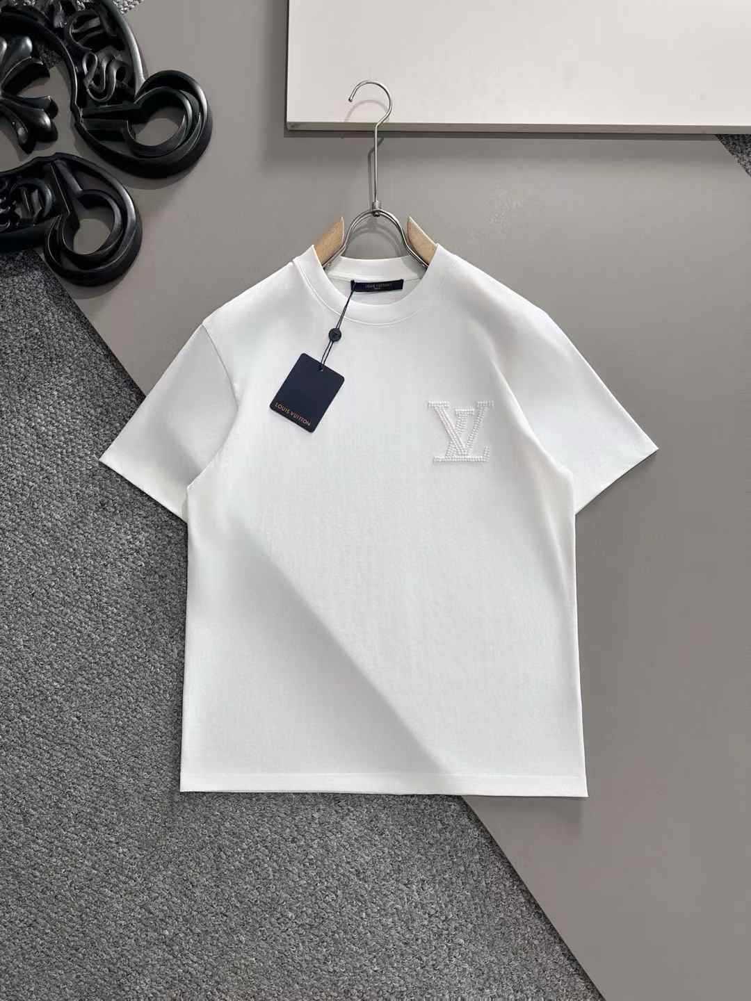 LV Embossed LV T-Shirt in optical white