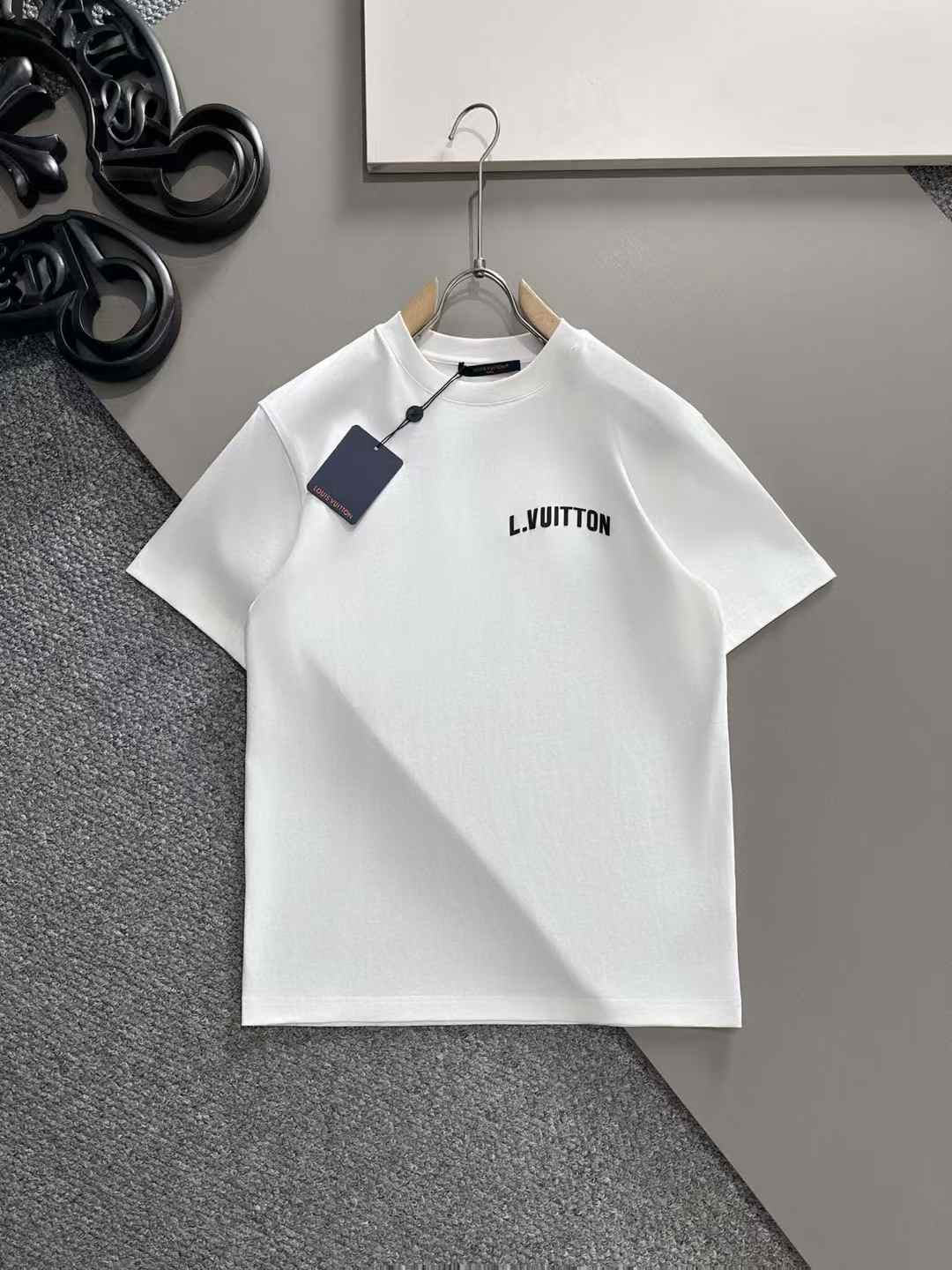 LV men's T-shirt with the "L.VUITTON" logo embroidered on the chest