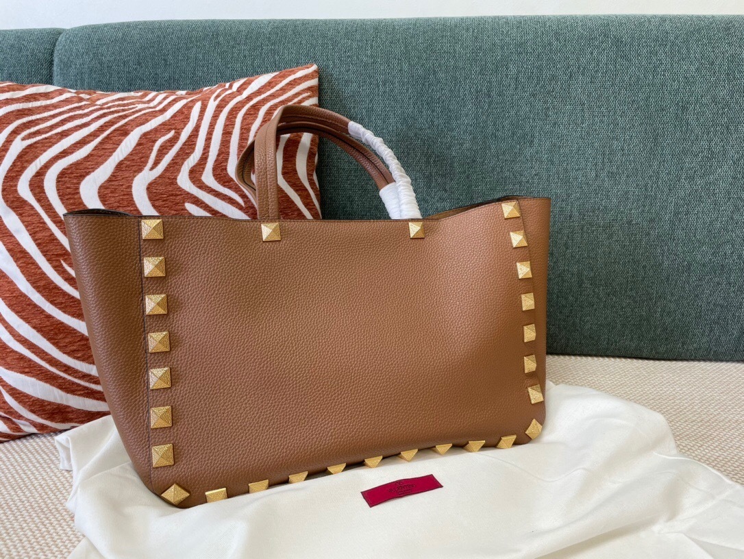 Valentino Garavani Roman Stud tote bag in brown grained leather