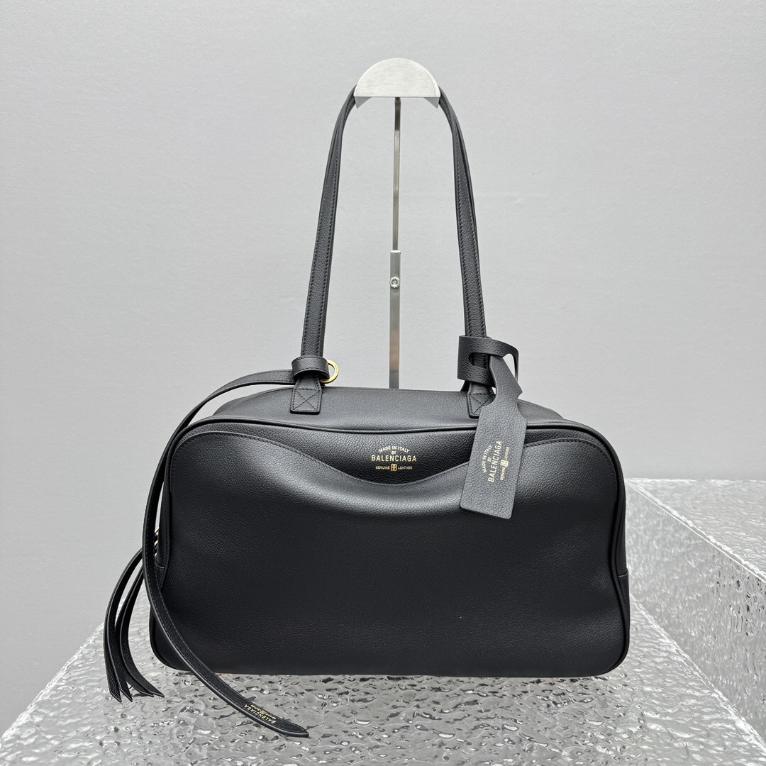 Balenciaga Carrie Bowling bag in black calfskin leather