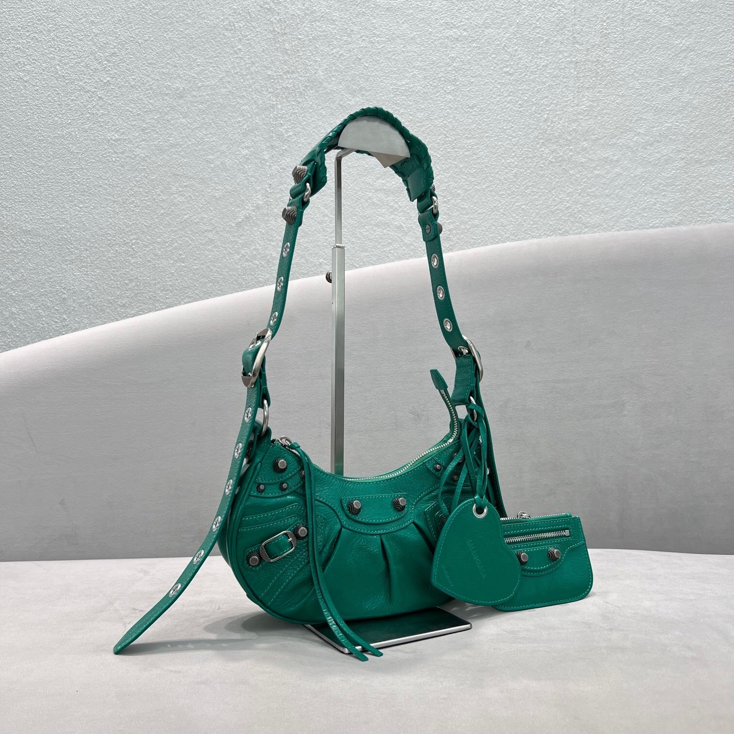 Balenciaga Le Cagole XS shoulder bag in a vibrant green color