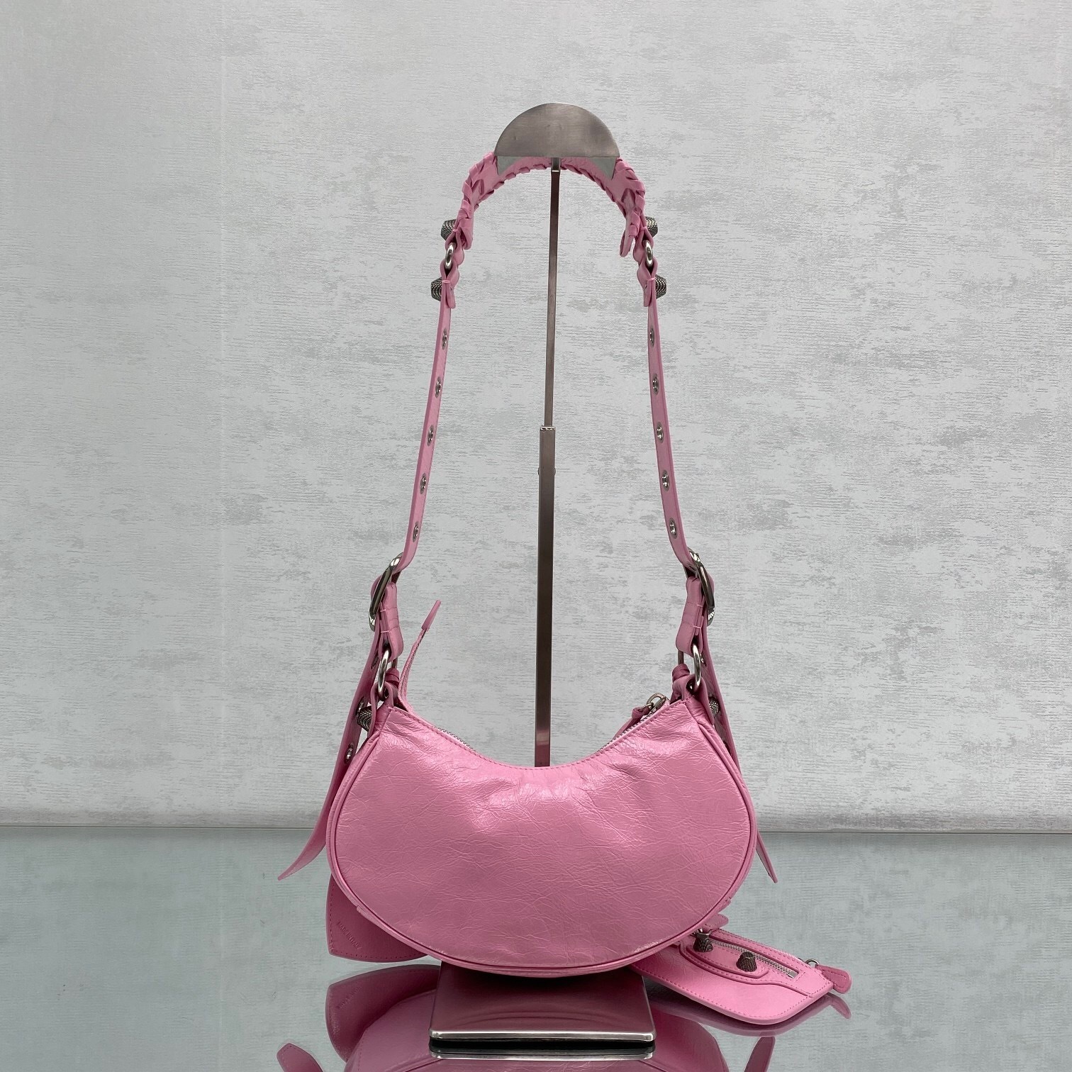 Balenciaga Le Cagole XS shoulder bag in light pink leather