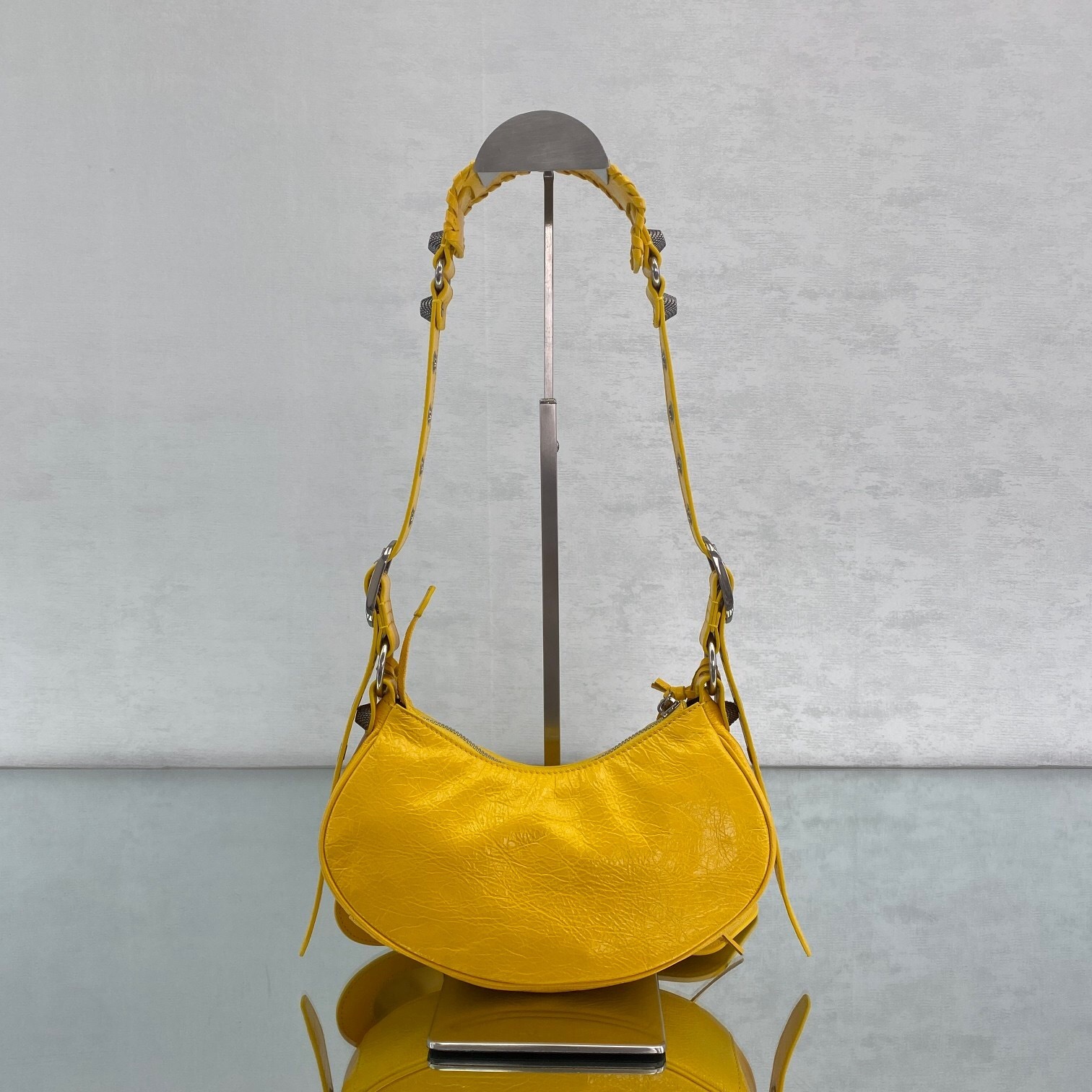 Balenciaga Le Cagole XS shoulder bag in yellow leather