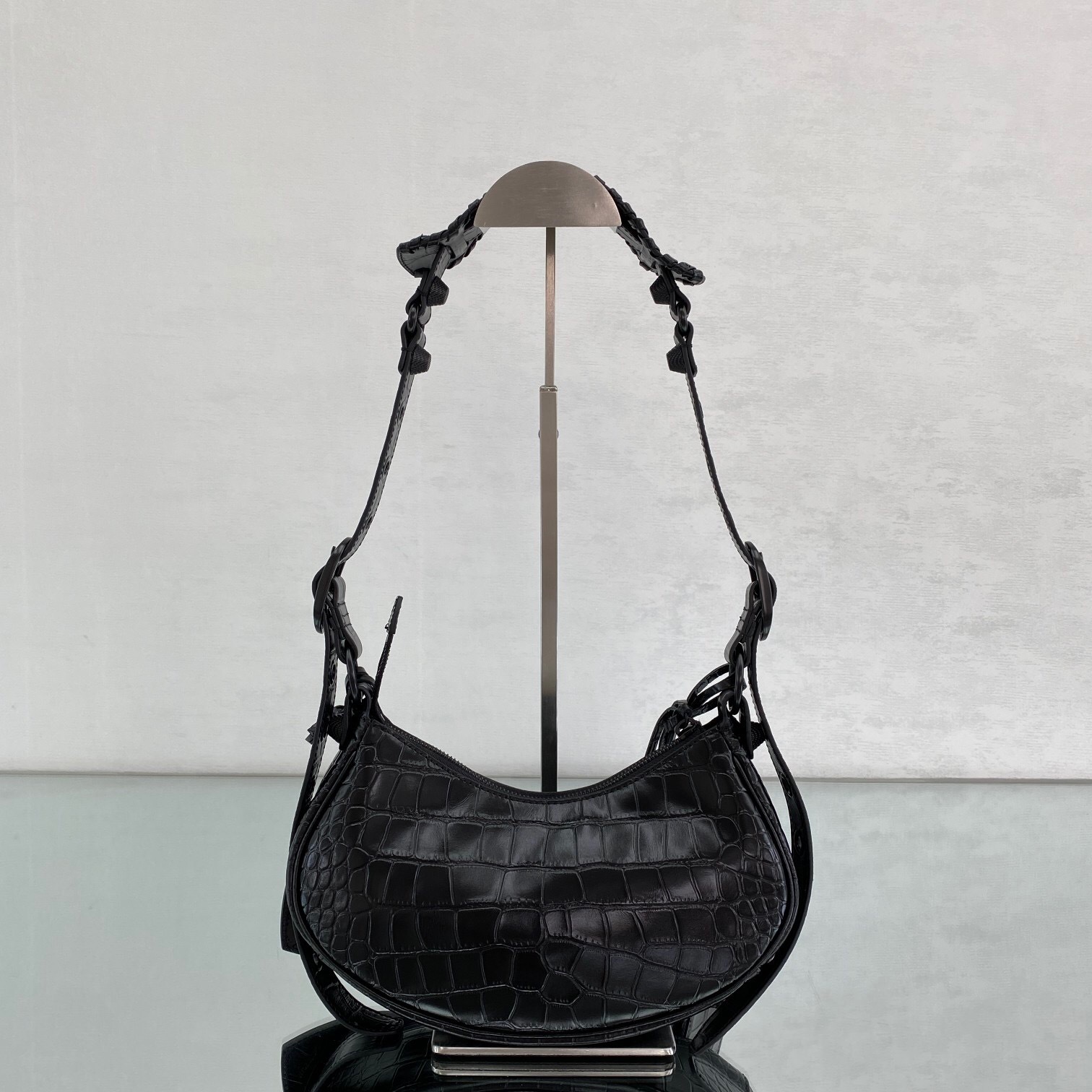 Balenciaga Le Cagole XS shoulder bag in black calf leather
