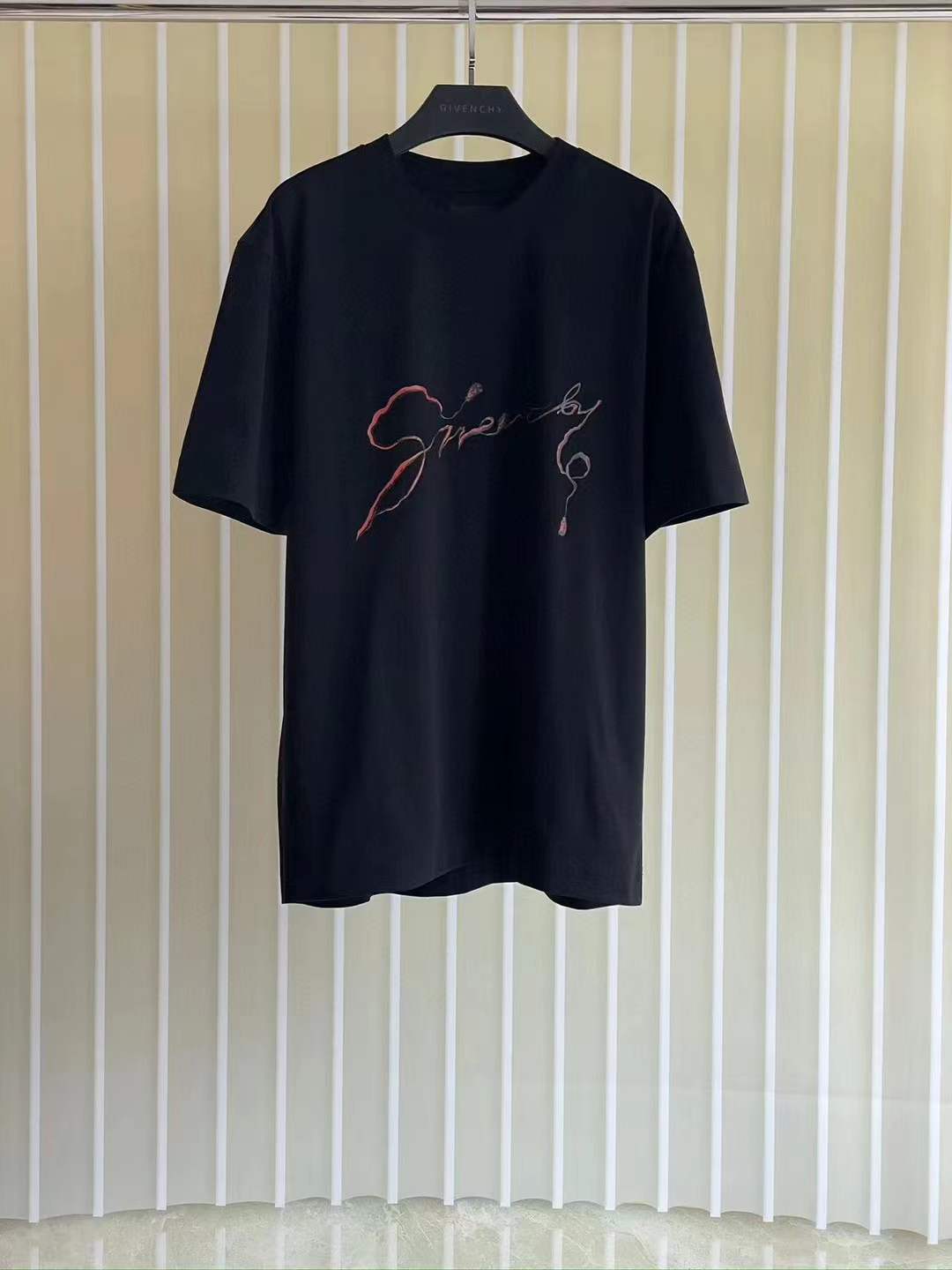 Givenchy Men's Snake CNY Back Logo Regular Fit T-Shirt in black cotton