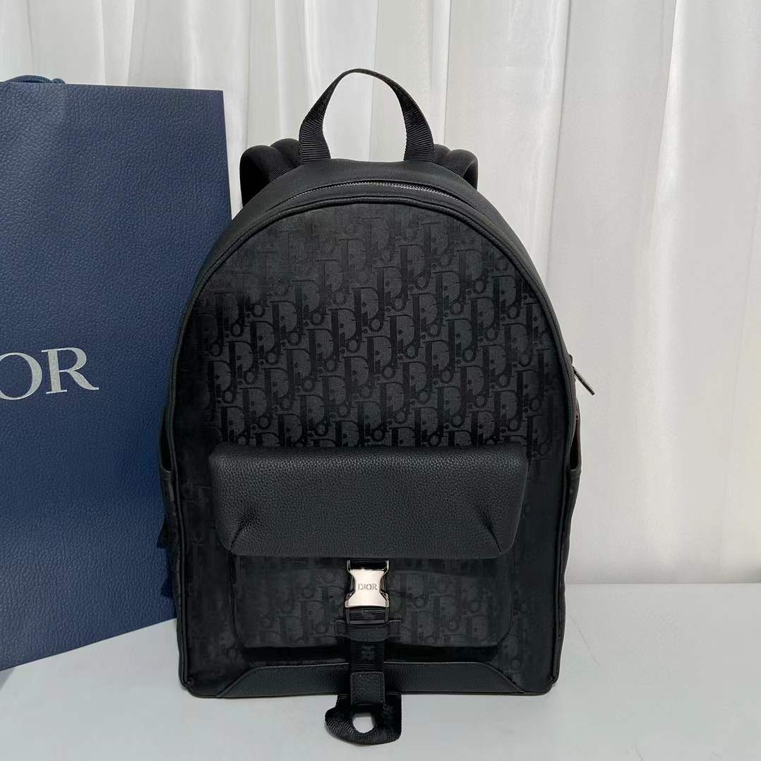 Dior 8 Backpack with Flap in black Dior Oblique jacquard
