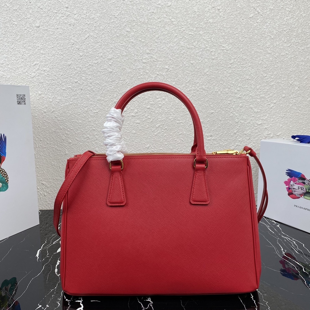 Prada Galleria bag in Saffiano leather red