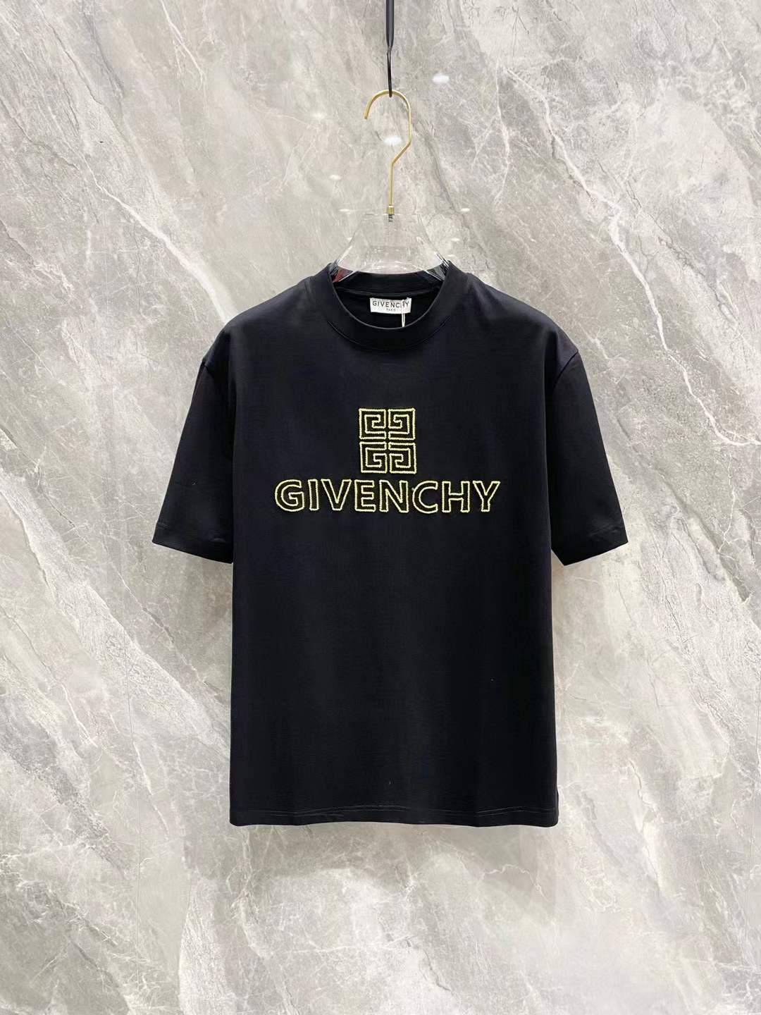 Givenchy black cotton t-shirt with an embroidered logo